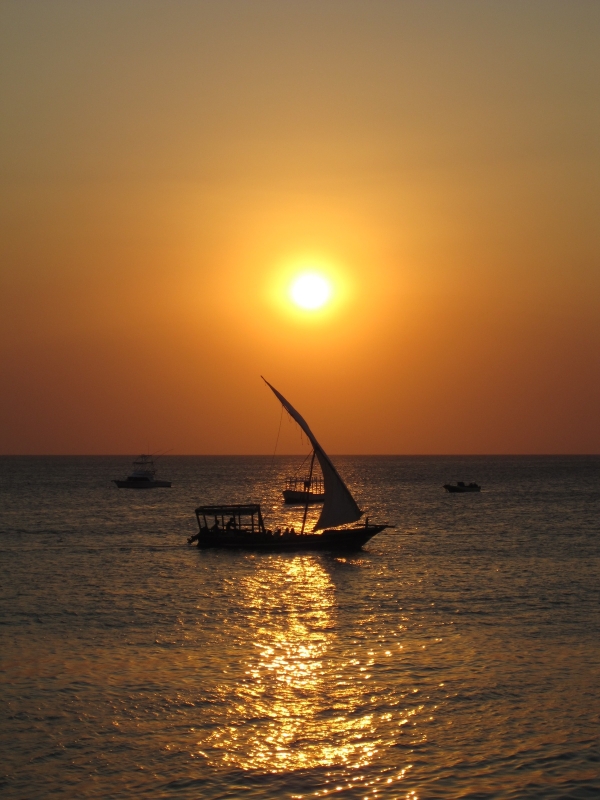 SUNSET CRUISE AND SNORKELLING